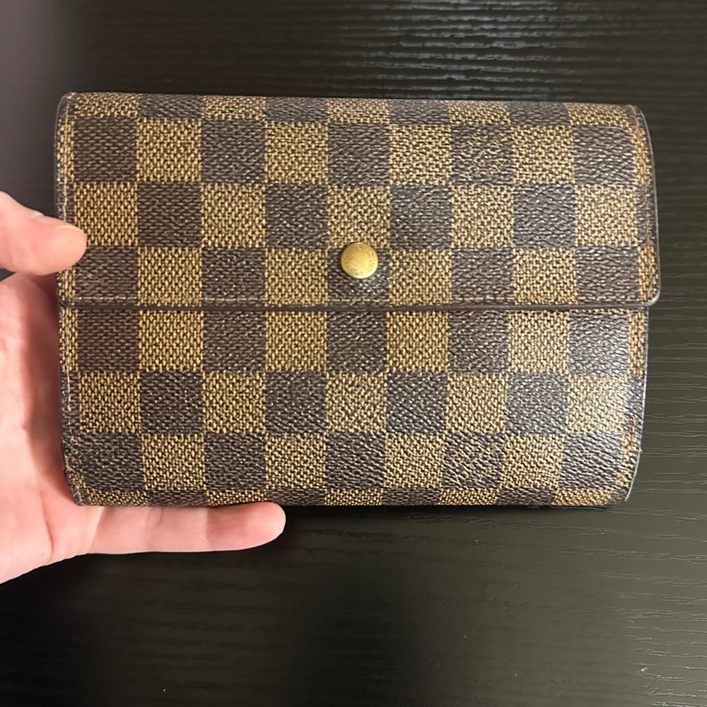 Louis Vuitton Wallet, Great Condition ✨